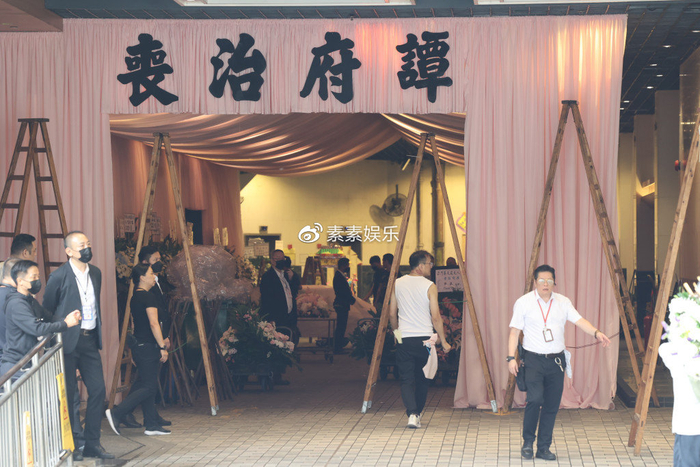 蔡天凤葬礼现场遗体被红色纱帐罩住,娘家人排长队上香拜祭|娘家人|遗体|悼念_新浪新闻