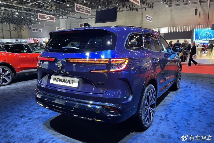 作为全新换代车型,全新雷诺espace基于cmf-cd平台打造,定位中型suv