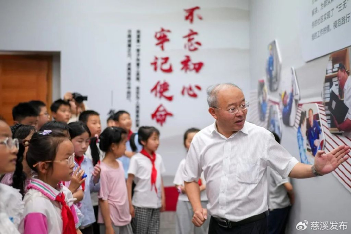 "时代楷模"领衔,国家非遗基地里上课,慈溪开启"行走的思政课"
