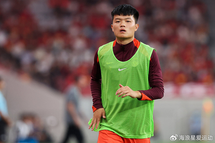 U23国脚杨希转会!将身披深圳新鹏城战袍,西海岸获得转会费!|青岛市|转会费收入|青岛西海岸|俱乐部|赛季_新浪体育_新浪新闻