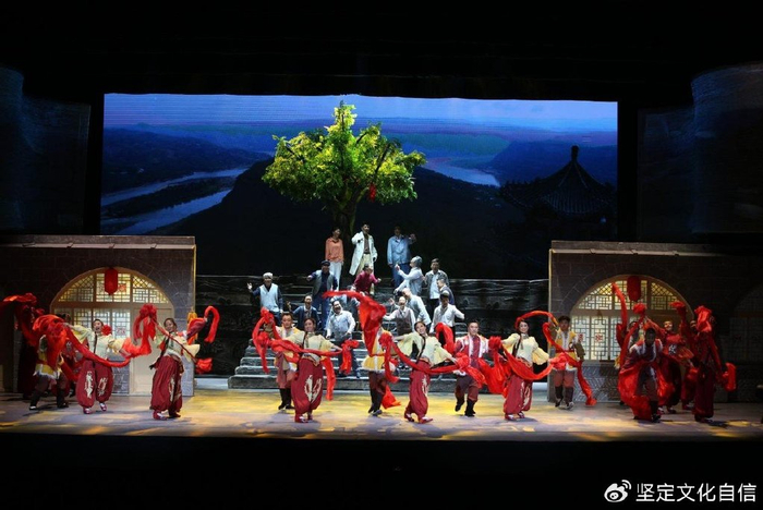 大型原创陕北道情现代戏《乾坤湾》由延川县山花文化演艺(集团)有限