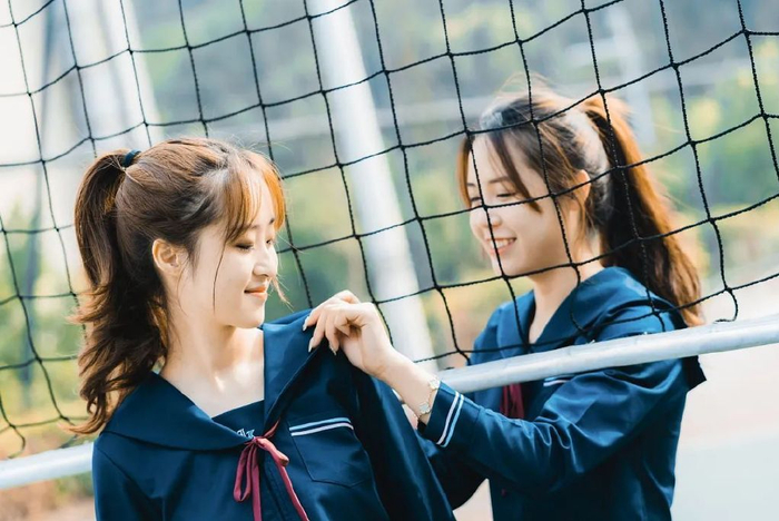 以下"闺蜜照"姿势学起来,拍照又甜又好看|闺蜜|姿势|两个人_新浪新闻