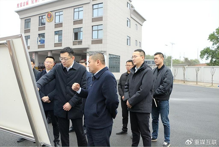 泸县县委常委,常务副县长刘利军陪同.(宋强)