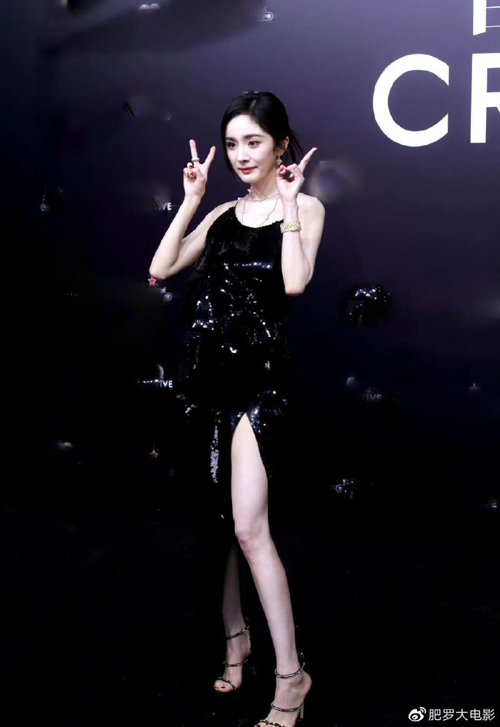 又有红毯baby大胆杨幂水蛇腰白鹿优雅gq派对这后劲真大