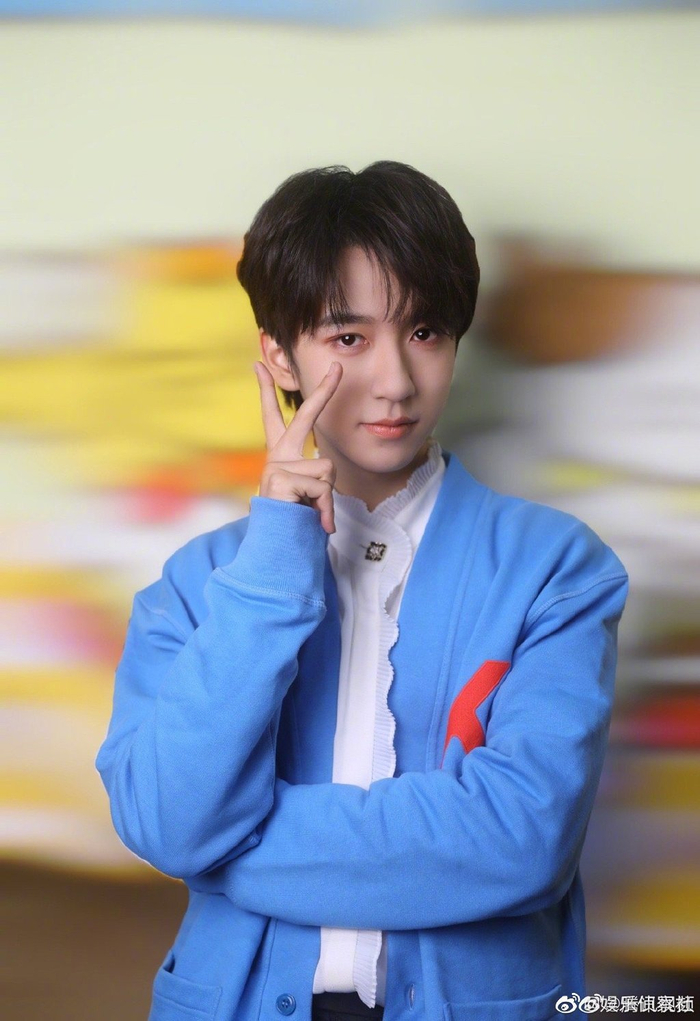 刘耀文好有心卡点晒出与贺峻霖的合照祝福他生日快乐