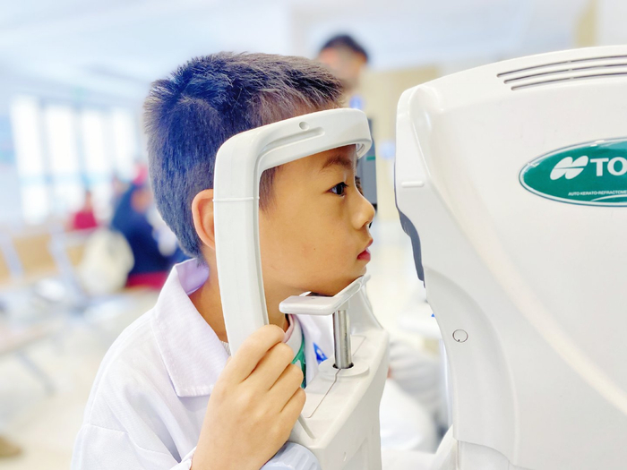 "我是眼科小医生"职业体验 提高儿童爱眼护眼意识