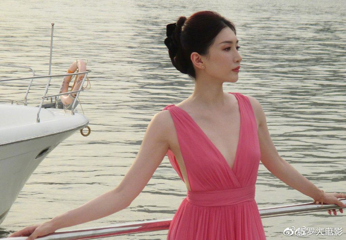 12,江疏影:淡扫娥眉,粉色温婉