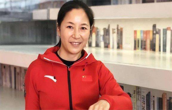 中国最孤独奥运冠军:一人跑过终点夺得金牌,却发现教练组已经离开|王丽萍|奥运会|竞走|全红婵|陈芋汐_新浪体育_新浪新闻