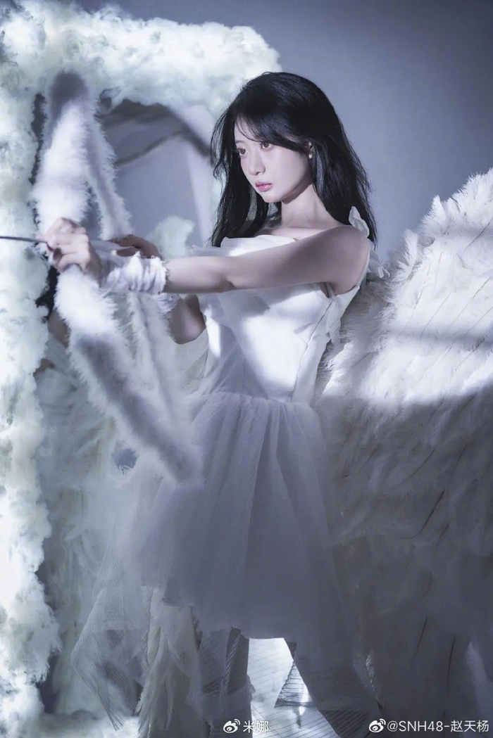 gnz48龙亦瑞一朵圣洁的花,一束温柔的光,一捧璀璨的星.