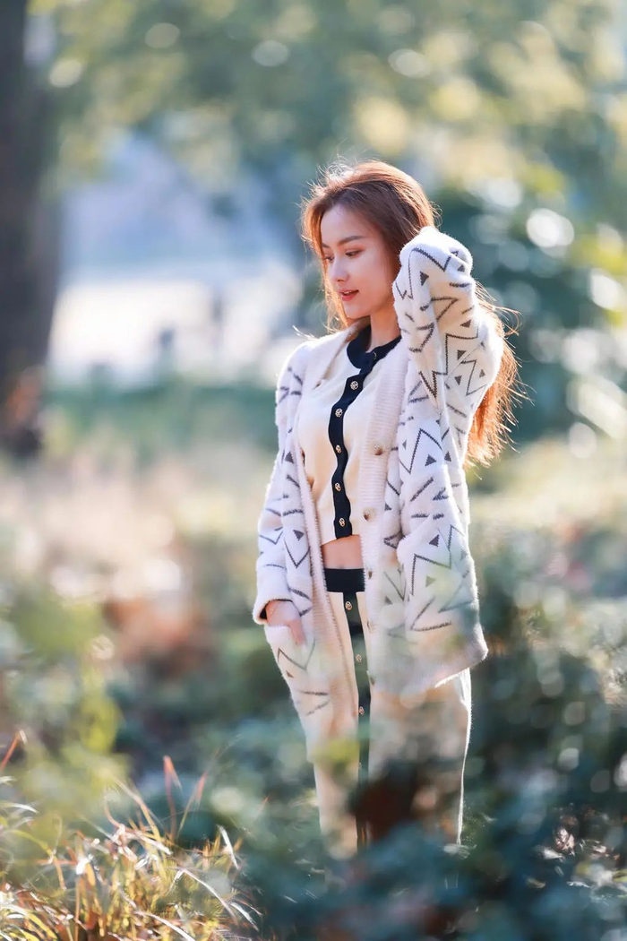 拒绝剪刀手,8个拍照姿势,适合多场景的摆拍,不呆板又好看|姿势|镜头