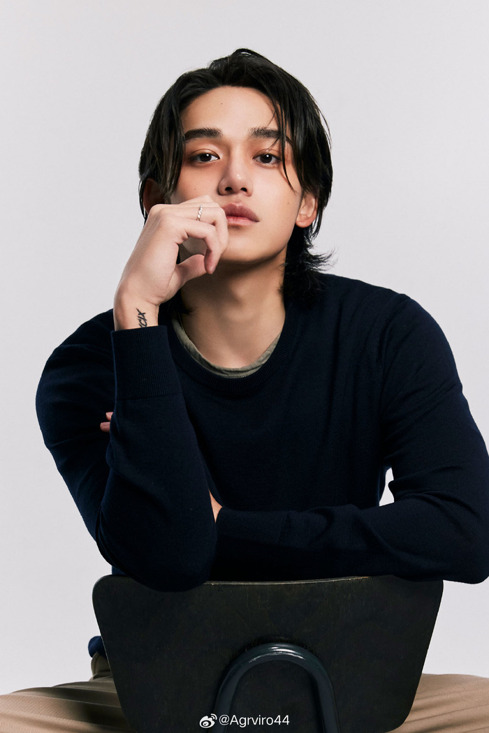 黄旭熙晒与粉丝的大合照,整整30个人到场支持,声势不可谓不强大|粉丝