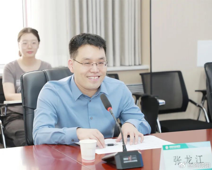 长江学者张龙江到咸阳市中心医院讲学指导工作