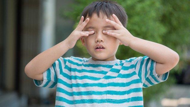 抽动症孩子都有这五个特点，宝妈们收藏起来，让孩子不再做抽娃