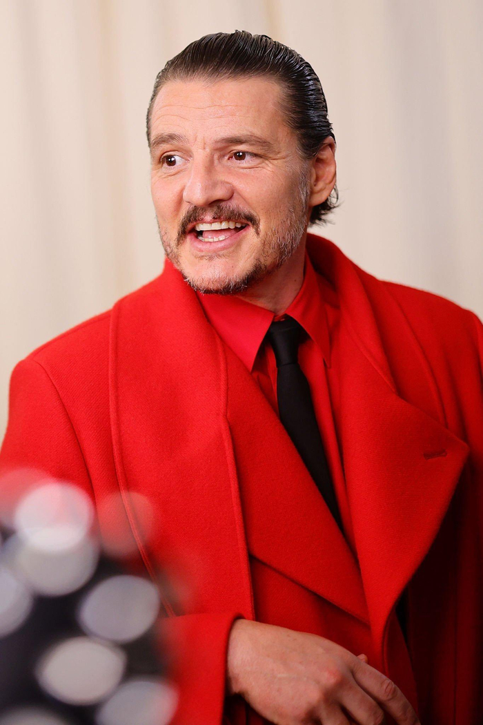 佩德罗·帕斯卡亮相2023metgala__财经头条