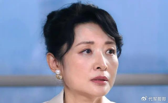 褪掉"央视主播"身份的周涛,已经走上了另一条人生大道