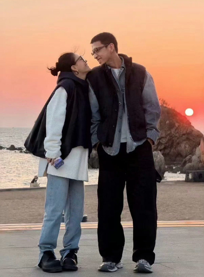 歌手李嘉格离婚后发文:新生活,刚好合拍,疑似回应新恋情|车澈|娱乐负面|婚姻|过往|演唱会_新浪娱乐_新浪新闻