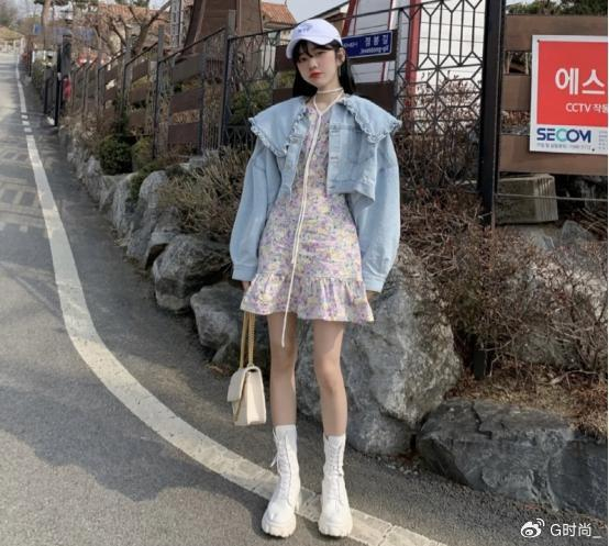 碎花裙 小白鞋,春夏必备穿搭,清新减龄首选