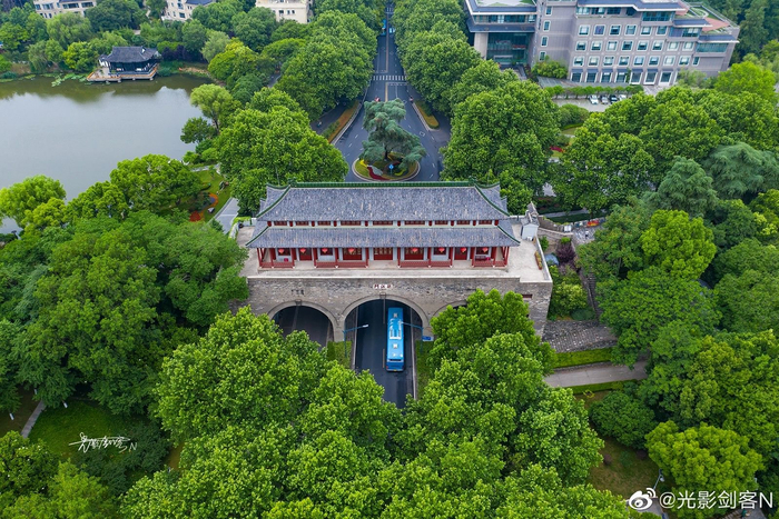 极美南京挹江门