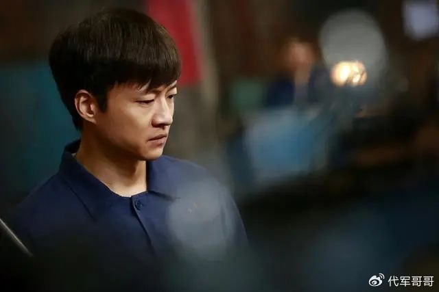 "一人千面"的9位演员,个个演技封神,个个戏红人不红,让人唏嘘|辛柏青