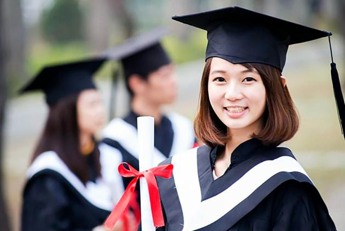 23年大学毕业生预计1158万人，毕业即失业照进现实，学生何去何从