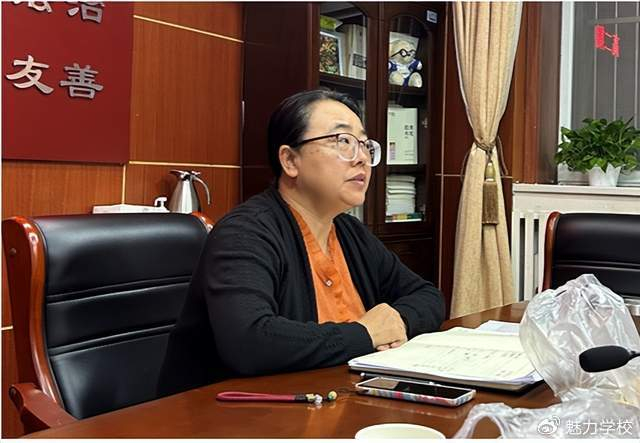 高三年级组高三年级组长发言年级组长张宁老师的发言以"落实提效,精准