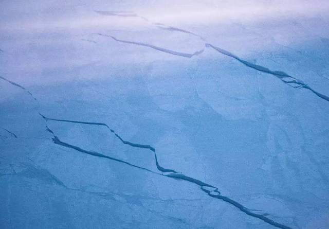 冬季白令海峡结冰的时候,汽车能不能跨越海峡从亚洲开到北美洲?