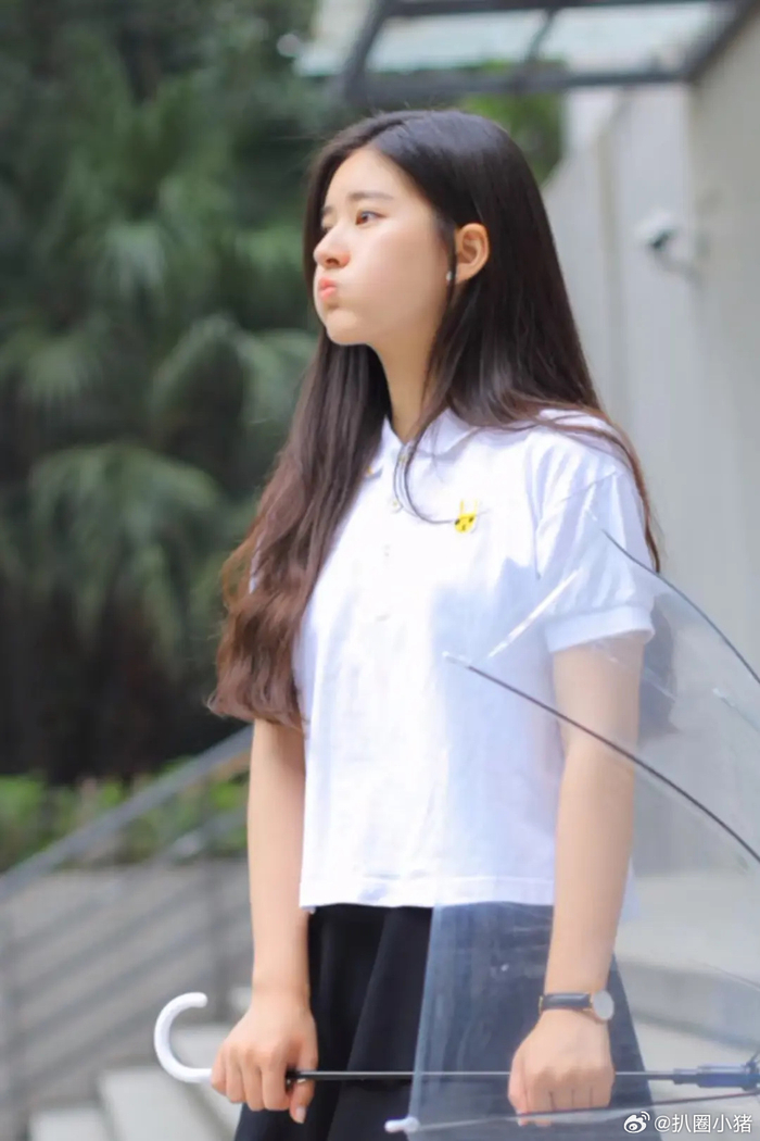 赵露思1718岁的照片她真的等比例长大啊一直很漂亮