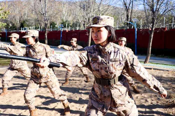 武警北京总队某支队女兵们的冬日"肃杀"