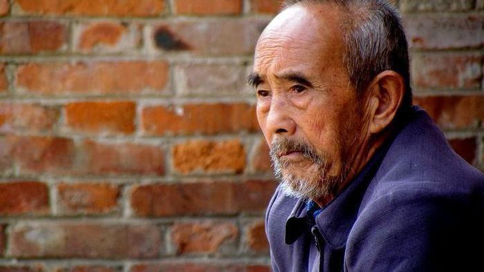 熬到退休后，即便有钱有时间也别帮儿女这些忙，能避免不少矛盾