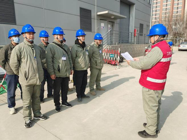 新春走基层 平凡的守护 | 点亮城市的"前线指挥官"|张