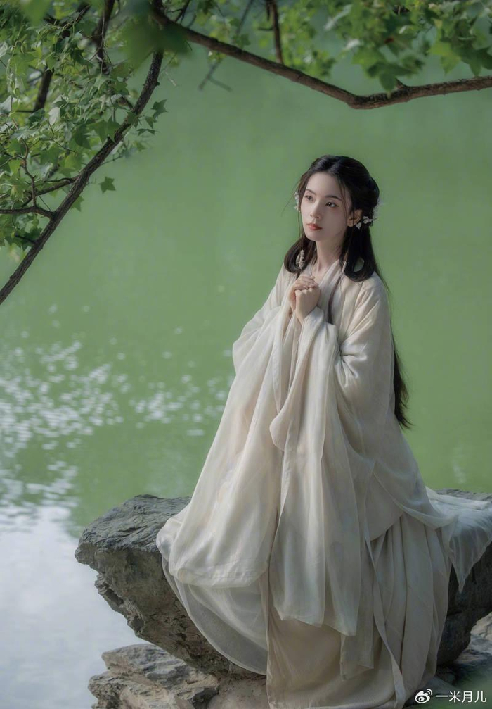 陈瑶古装出镜,清冷淡雅,回眸一笑百媚生!|90后|陈瑶|古装_新浪新闻