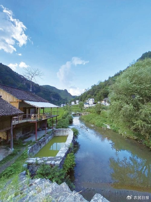 苗人三蛮圆梦村晚