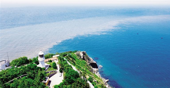 大连旅顺黄渤海分界线景区"新装"迎客
