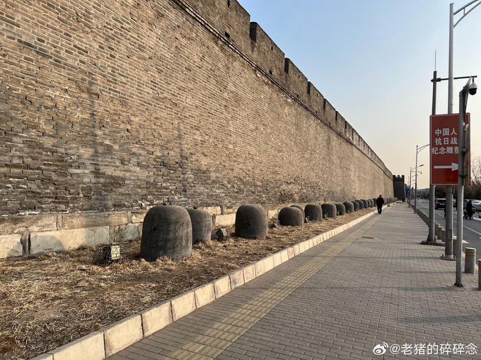 朝阳下的宛平城古朴厚重