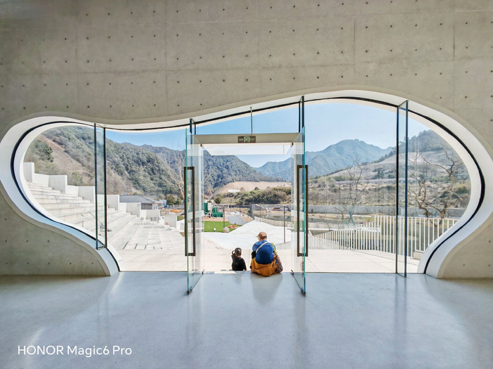 中国宣纸文化园新馆,由中国美术学院风景建筑设计院设计,走入其中