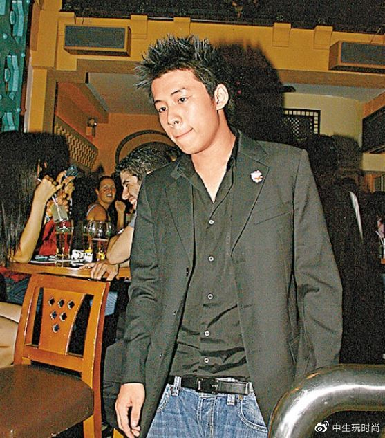 霍家四父子难得同框,悼念霍英东先生和修心养性的霍启仁