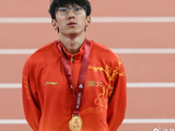 李泽洋，男子100米夺冠全纪录