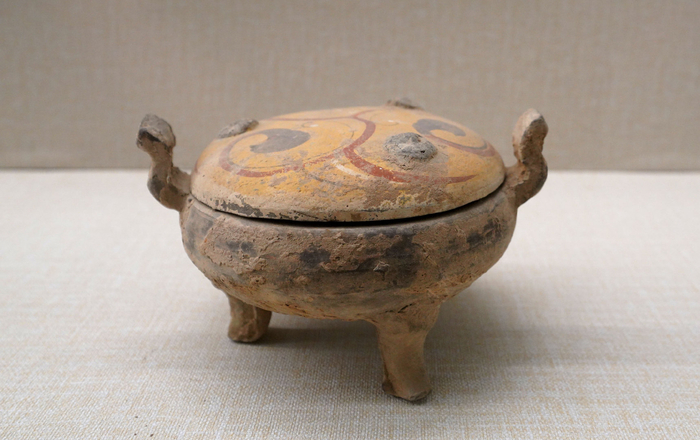 汉代彩绘陶鼎清代双喜纹青花大瓶天祥博物馆展览《天祥寨盛世穿越》