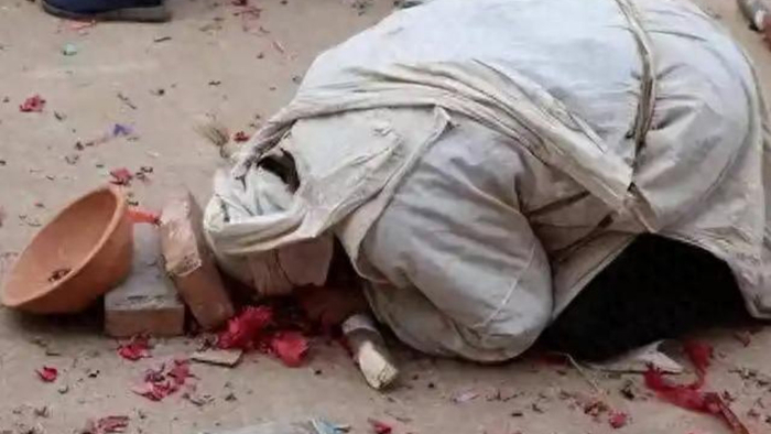 老爹去世“摔盆”引大战！老二抢着来，大儿媳急眼：我儿子还在呢