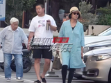 蒋雯丽携91岁母亲与25岁儿子三代同框逛街，温馨画面溢出屏幕