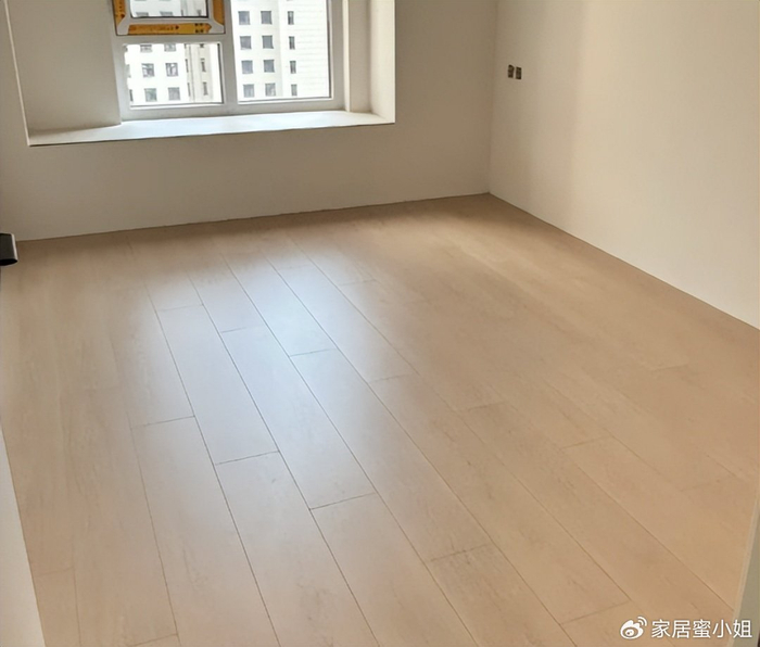 现在卧室不流行铺“木地板”了！学学浙江人的做法，美观又实用__财经头条__新浪财经
