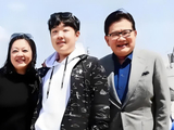 原来曹可凡老婆是她，怪不得丈夫火遍全国，真是娶一个贤妻旺三代