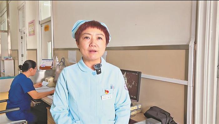 护士长刚到医院 遇孕妇门口临盆