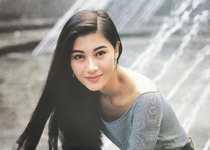 她出身豪门,一嫁演员,二嫁富二代,如今54岁的她美成?