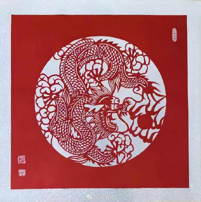 龙年剪纸更是具有特殊的意义,龙在中国文化中象征着吉祥,权力和繁荣.