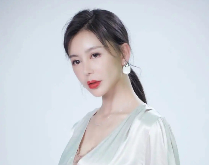 来自甘肃的20位女星,个个貌美如花,谁才是你心目中的女神?