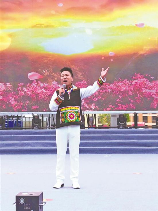 花儿"夫妻档"李文杰,马黑女与马剑龙交流心得.