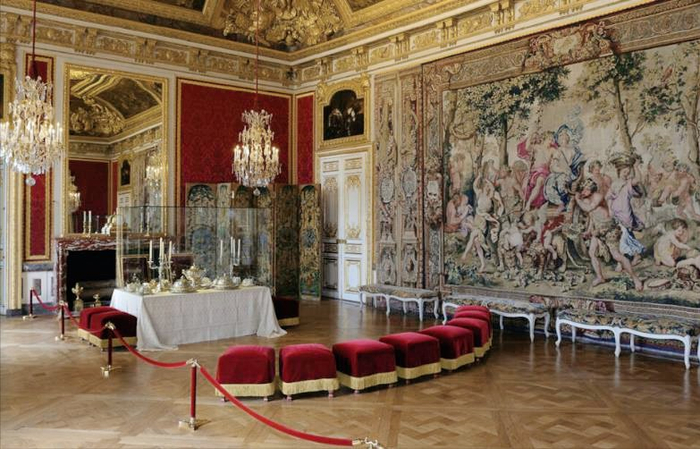 窥探法国王室的吃喝生活:揭开法国国王和王后公共晚餐的真实场景