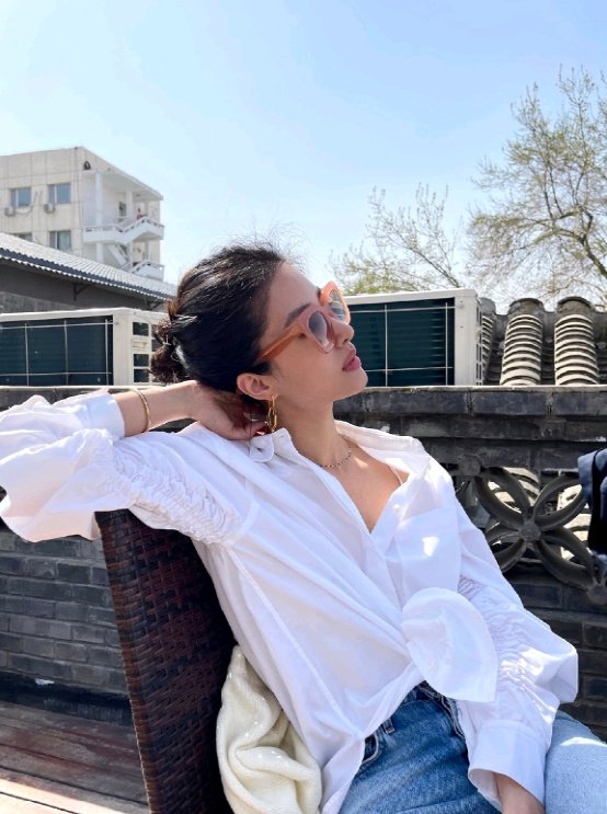 杨采钰不愧是"法式穿搭鼻祖",网友:每一套我都想照搬!