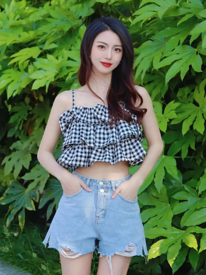 夏天女生拍照,8个拍照姿势学起来,让你拍照清新又好看